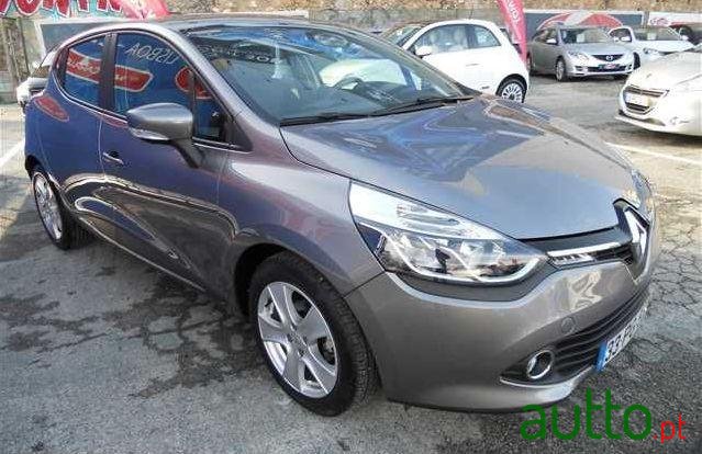 2014' Renault Clio 0.9 Tce Dynamique S photo #2