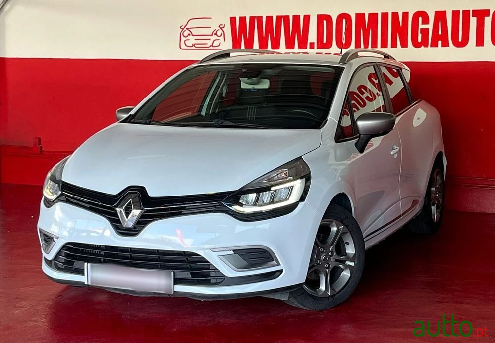 2017' Renault Clio Sport Tourer photo #3