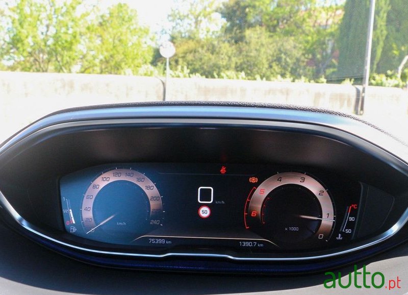 2019' Peugeot 3008 photo #5
