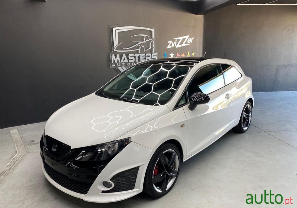 2010' SEAT Ibiza photo #4