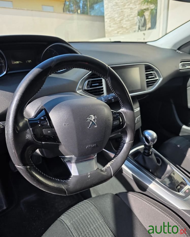 2015' Peugeot 308 Sw photo #6