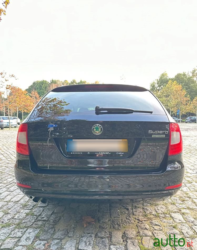 2013' Skoda Superb Break photo #6