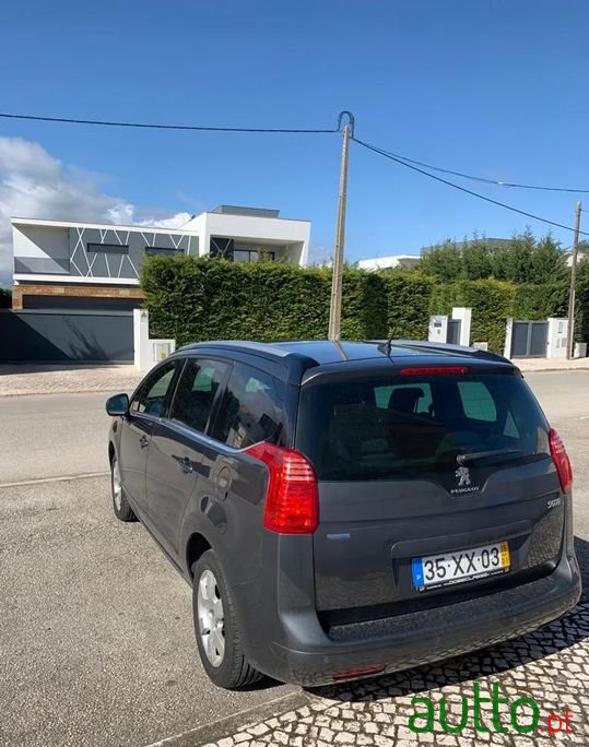 2015' Peugeot 5008 photo #3