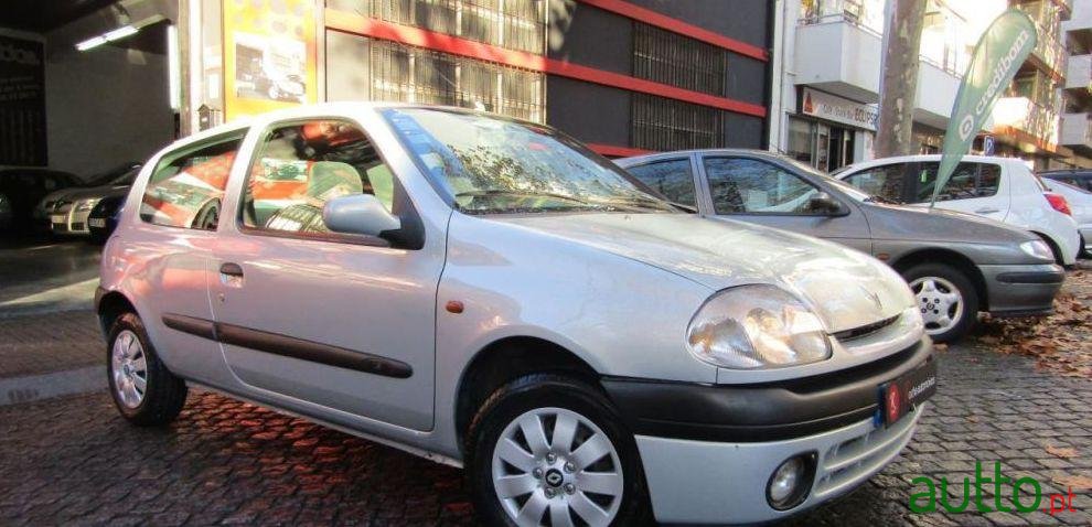 1998' Renault Clio 1.2 photo #1