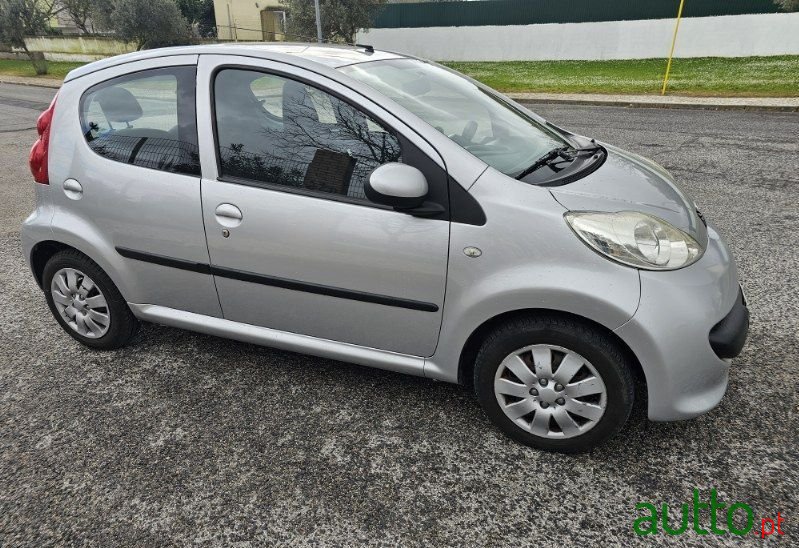 2008' Peugeot 107 1.0 Urban photo #5