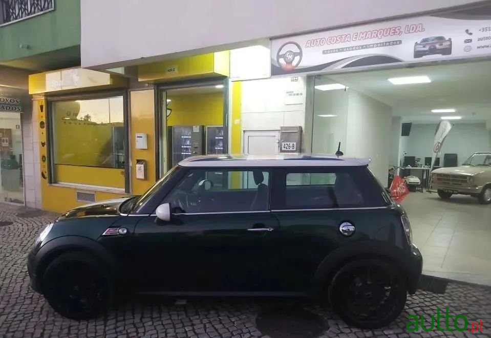 2010' MINI Cooper photo #2