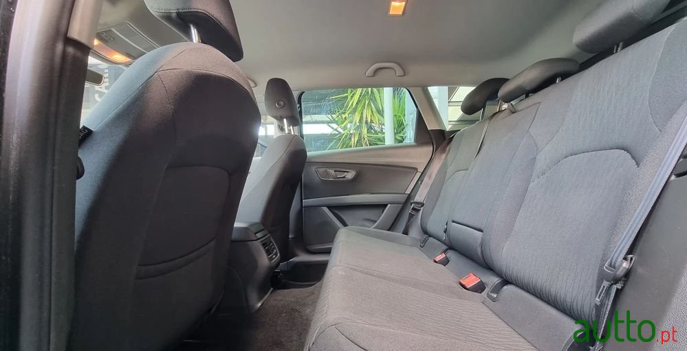 2016' SEAT Leon St photo #5