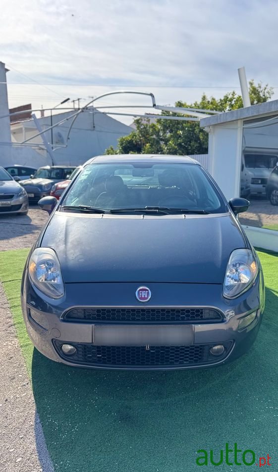 2014' Fiat Punto photo #2