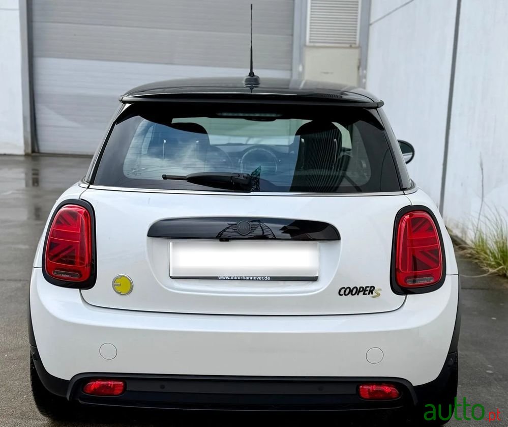2023' MINI Cooper 3 Portas photo #6