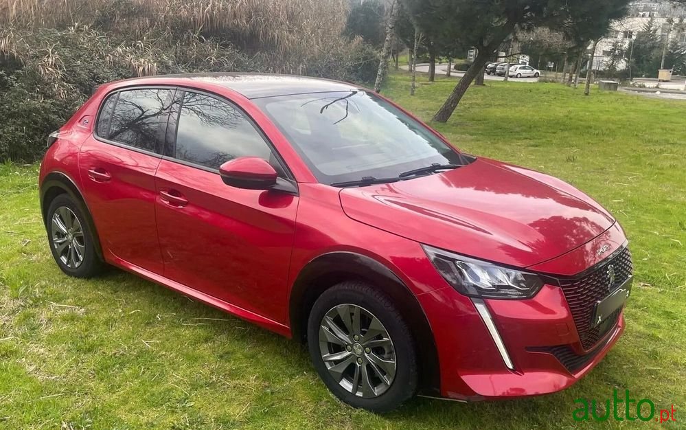 2020' Peugeot e-208 Allure photo #4