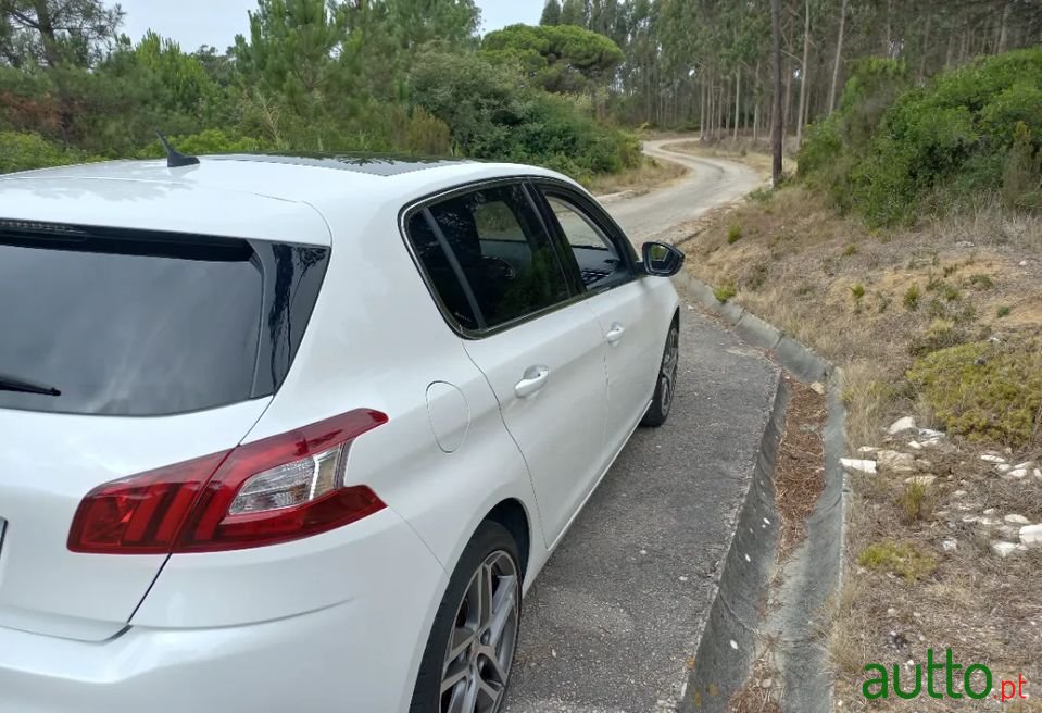 2016' Peugeot 308 photo #3
