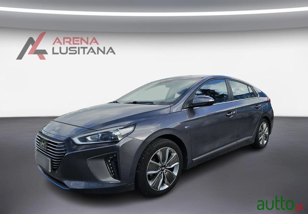 2017' Hyundai Ioniq photo #2