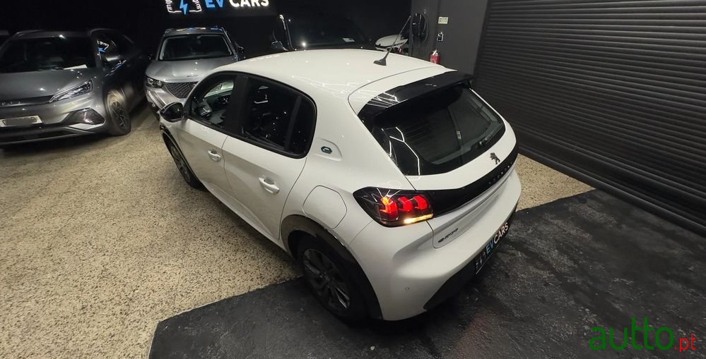 2022' Peugeot e-208 Active Pack photo #4