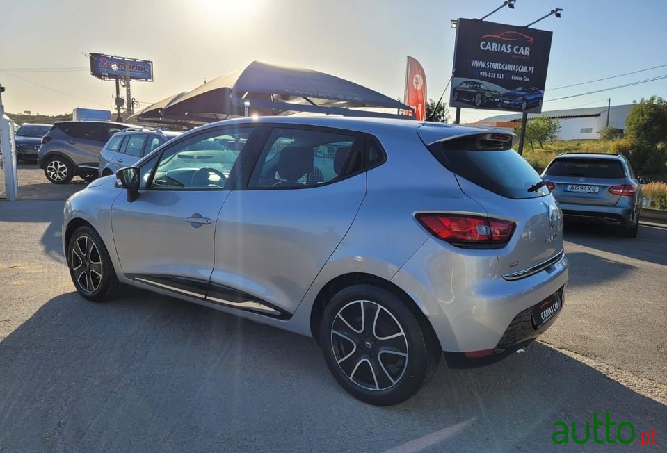 2015' Renault Clio photo #6