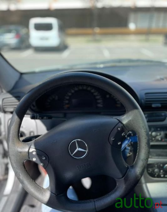 2002' Mercedes-Benz C-220 photo #2