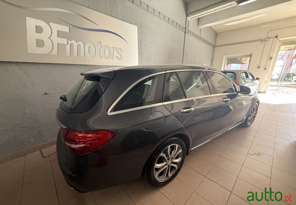 2014' Mercedes-Benz Classe C photo #5