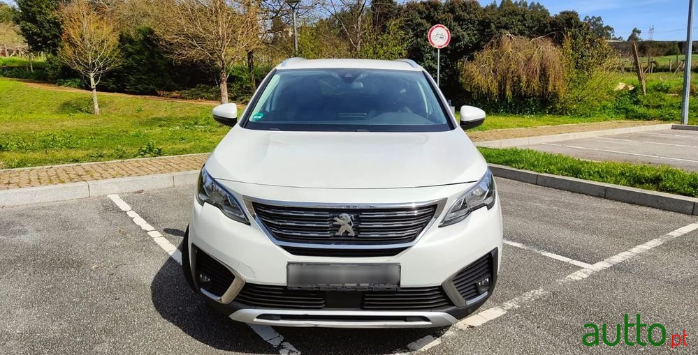 2018' Peugeot 5008 photo #2