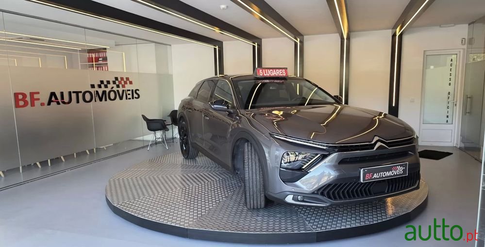 2023' Citroen C5 X photo #6