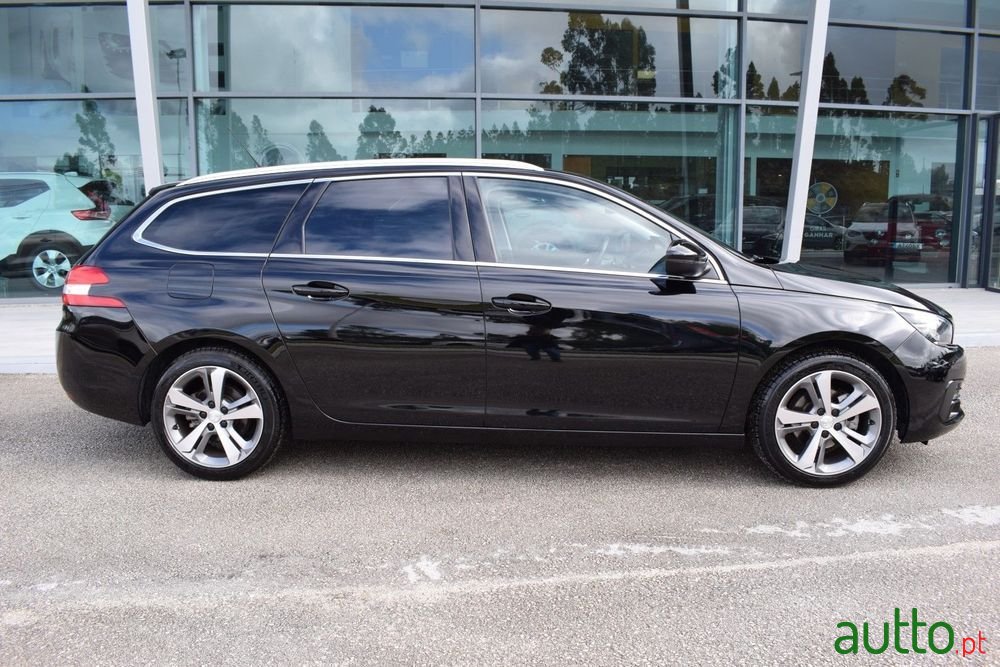 2020' Peugeot 308 Sw photo #5