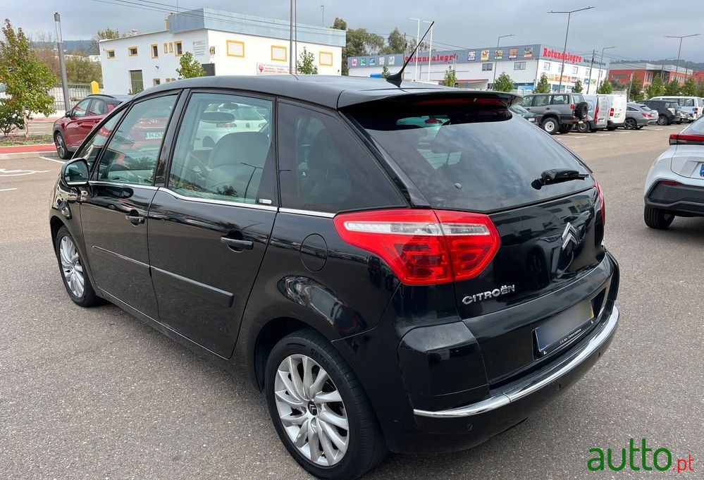 2008' Citroen C4 Picasso photo #3