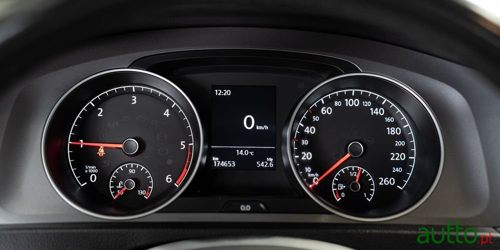 2017' Volkswagen Golf photo #5