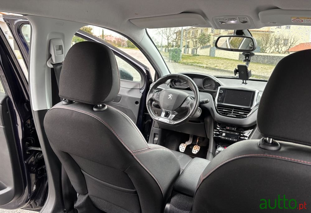 2018' Peugeot 208 photo #5
