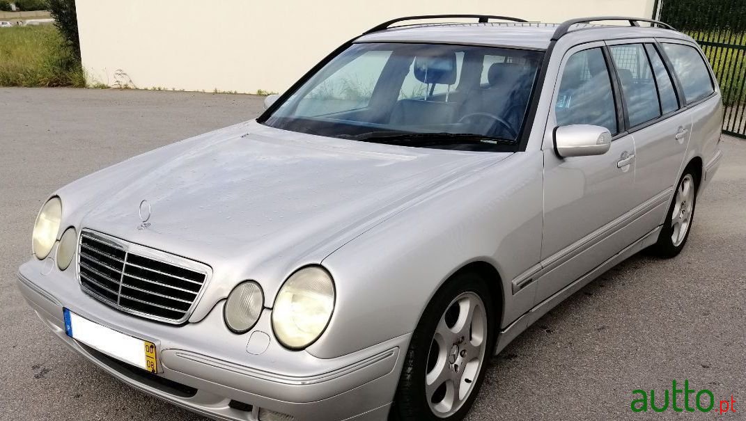 2000' Mercedes-Benz E-270 photo #4