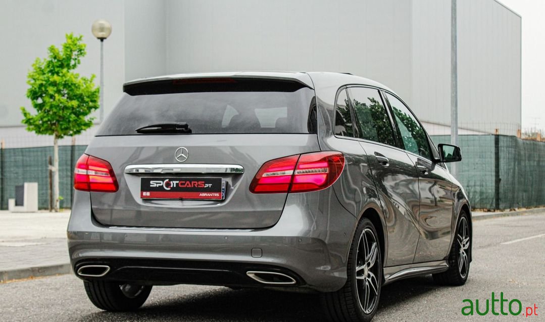 2016' Mercedes-Benz B-180 photo #4