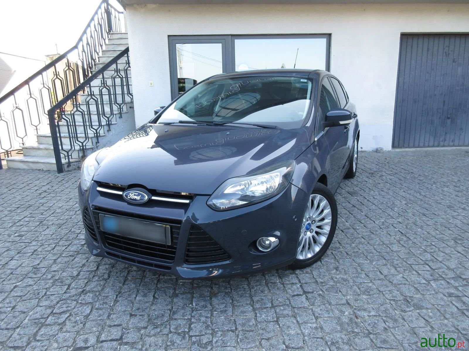 2011' Ford Focus photo #2