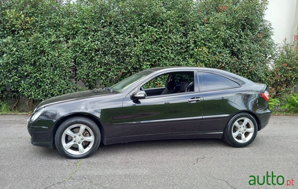 2006' Mercedes-Benz Classe C photo #3