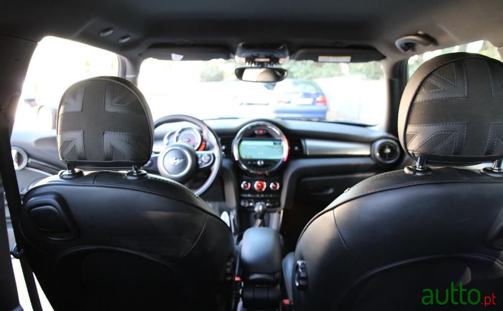 2016' MINI Cooper photo #5