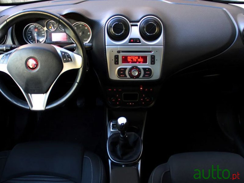 2012' Alfa Romeo MiTo photo #5