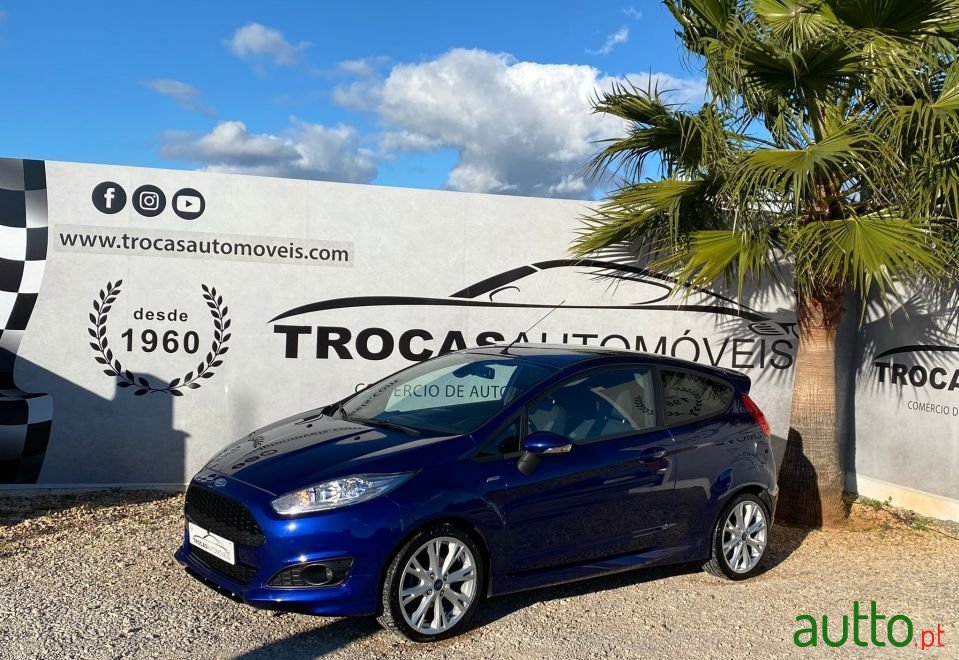 2016' Ford Fiesta photo #2