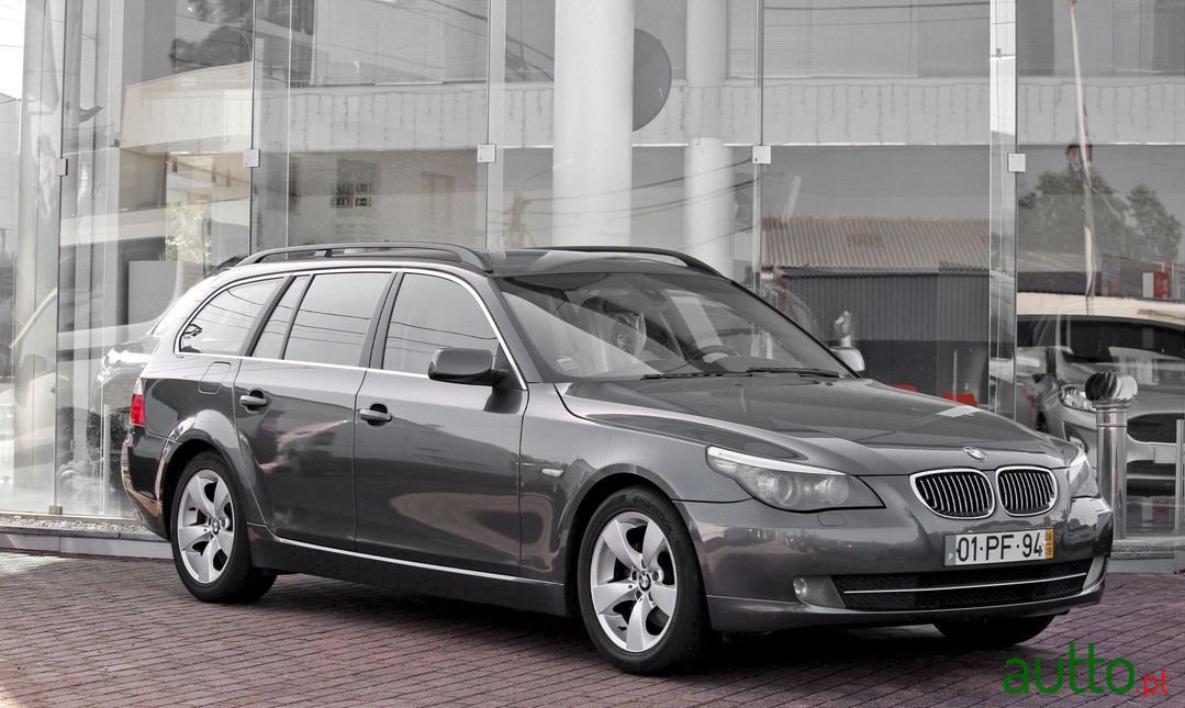 2008' BMW 520 photo #1