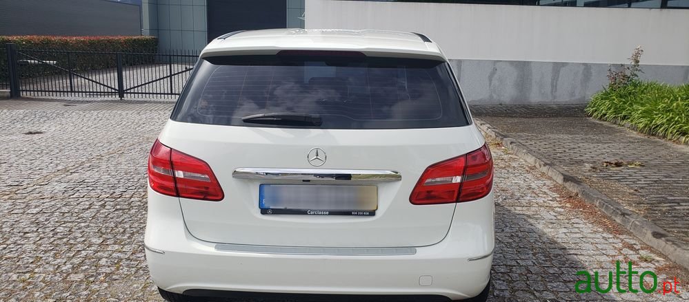 2014' Mercedes-Benz B 180 photo #3