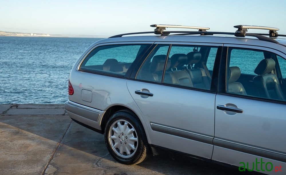 1998' Mercedes-Benz E 300 Td Classic photo #6