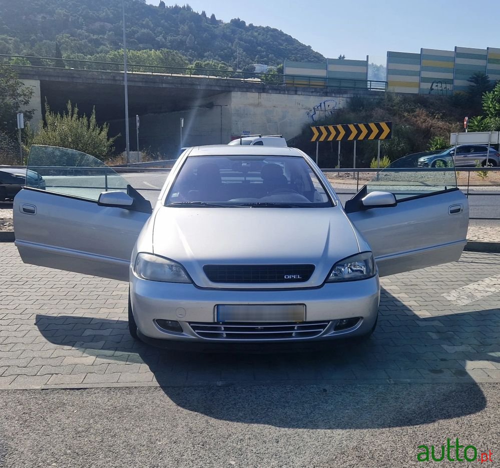 2001' Opel Astra 1.8 16V photo #1
