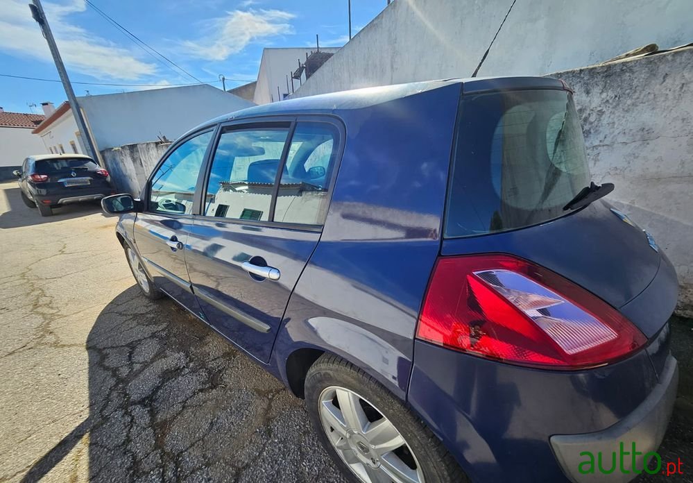 2002' Renault Megane 1.5 Dci Confort photo #2