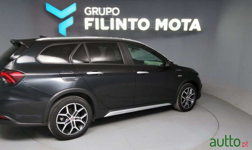 2023' Fiat Tipo Station Wagon Cross photo #2