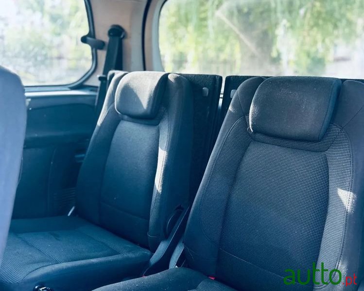 2011' Ford Galaxy photo #4