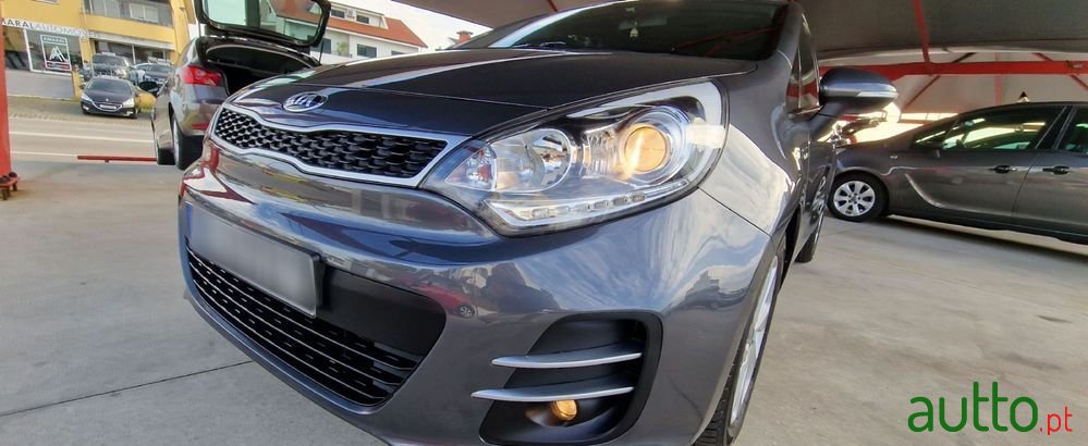 2015' Kia Rio photo #4