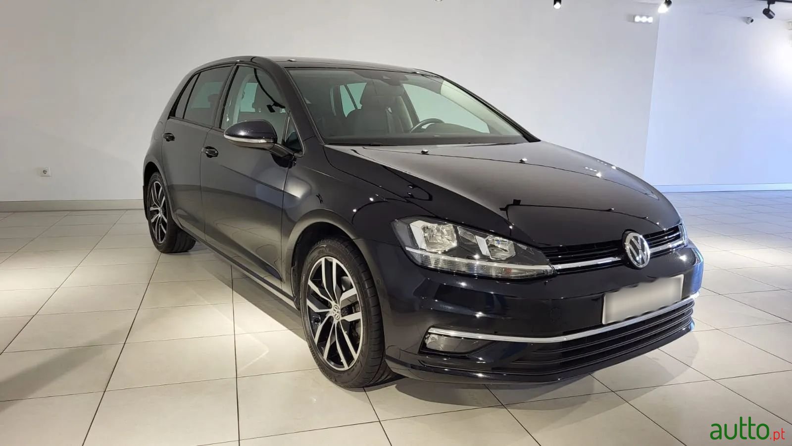 2018' Volkswagen Golf photo #1