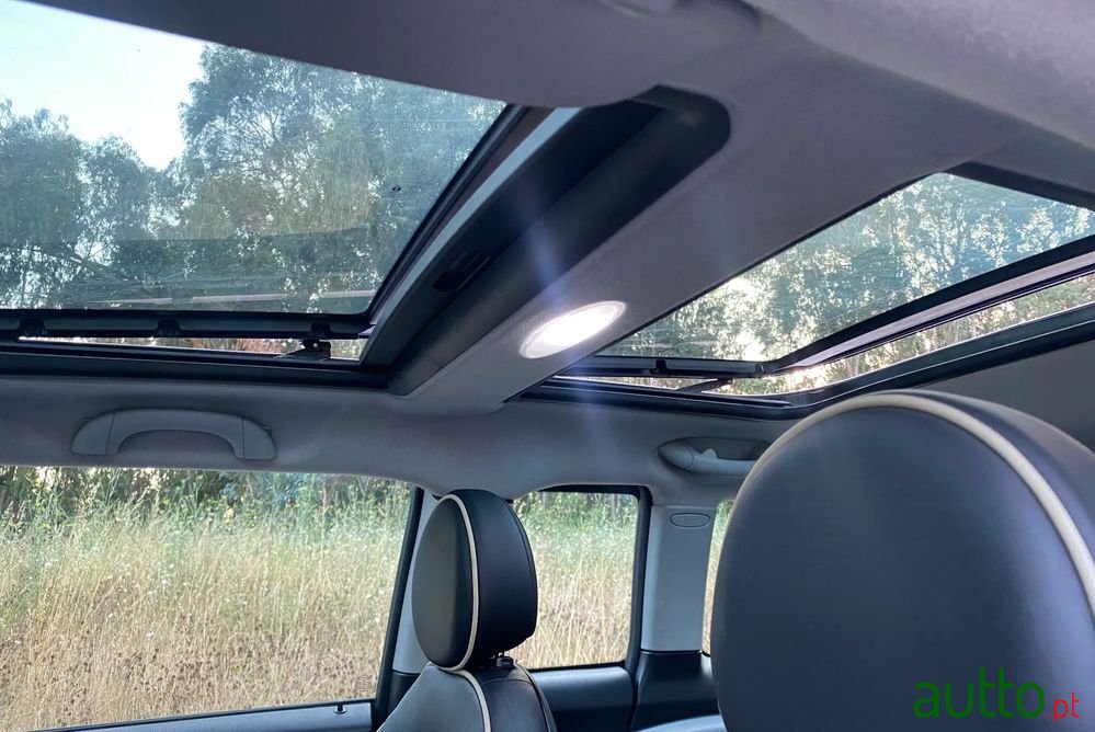 2009' MINI Cooper S 3 Portas photo #5