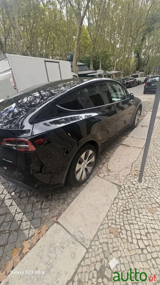 2024' Tesla Model Y photo #2