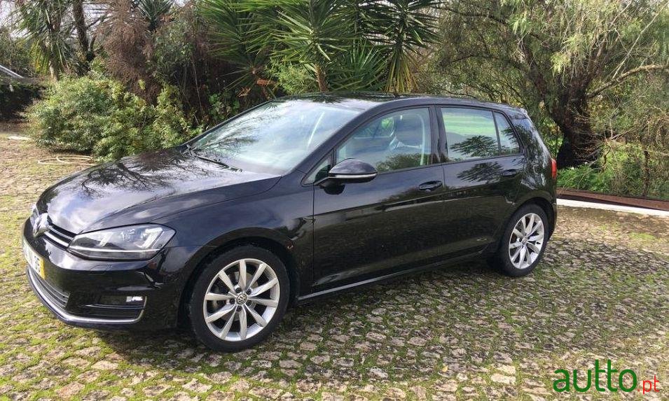 2012' Volkswagen Golf photo #2