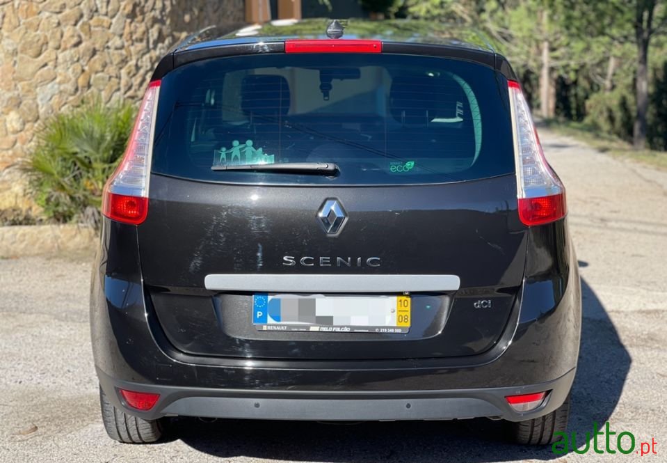 2010' Renault Grand Scenic 1.5-Dci photo #5