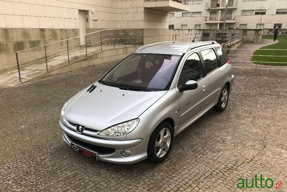 2004' Peugeot 206 Sw photo #2