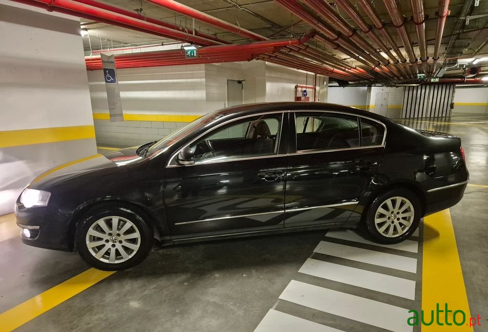 2007' Volkswagen Passat photo #3