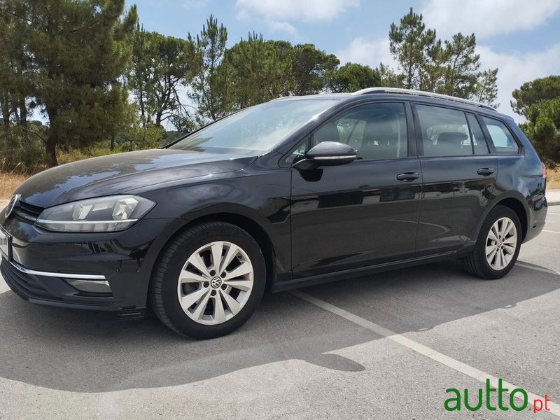 2018' Volkswagen Golf Variant photo #2
