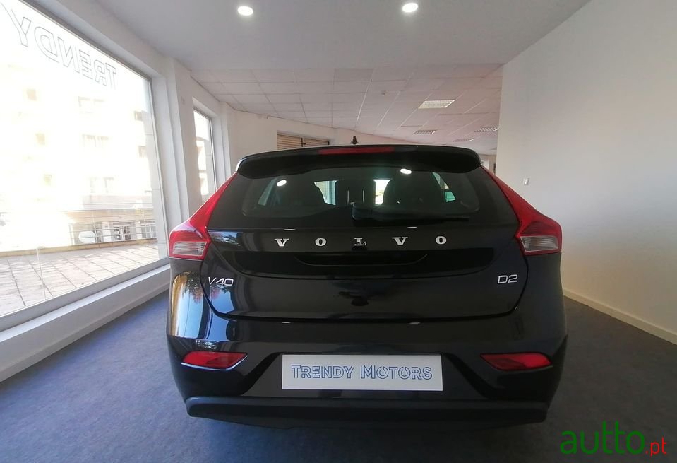 2013' Volvo V40 photo #6